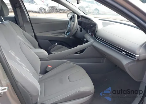 2024 Hyundai Elantra Sel z USA, uszkodzony, nr VIN KMHLM4DG6RU663204